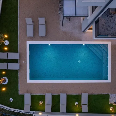 Luxury David 1 - Heated Pool 38m2 Willa
