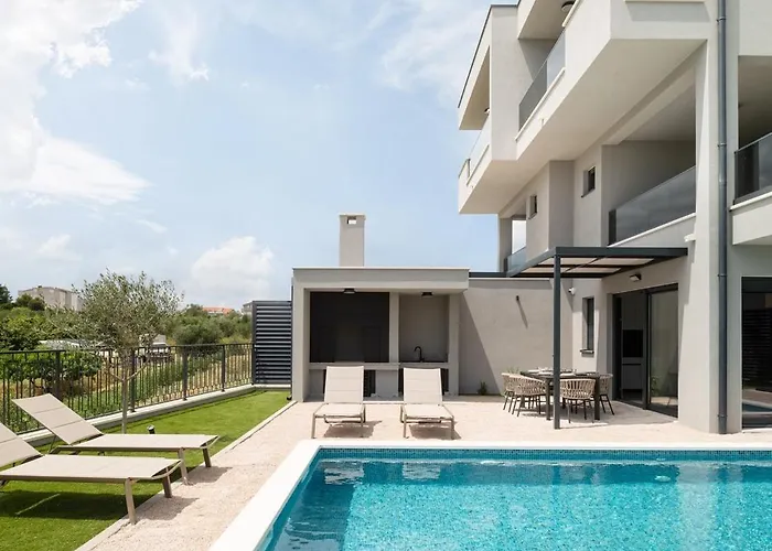 Villa Luxury David 1 - Heated Pool 38m2 Podstrana