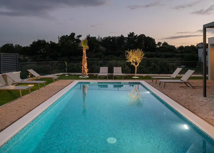 Luxury David 1 - Heated Pool 38m2 Villa Podstrana